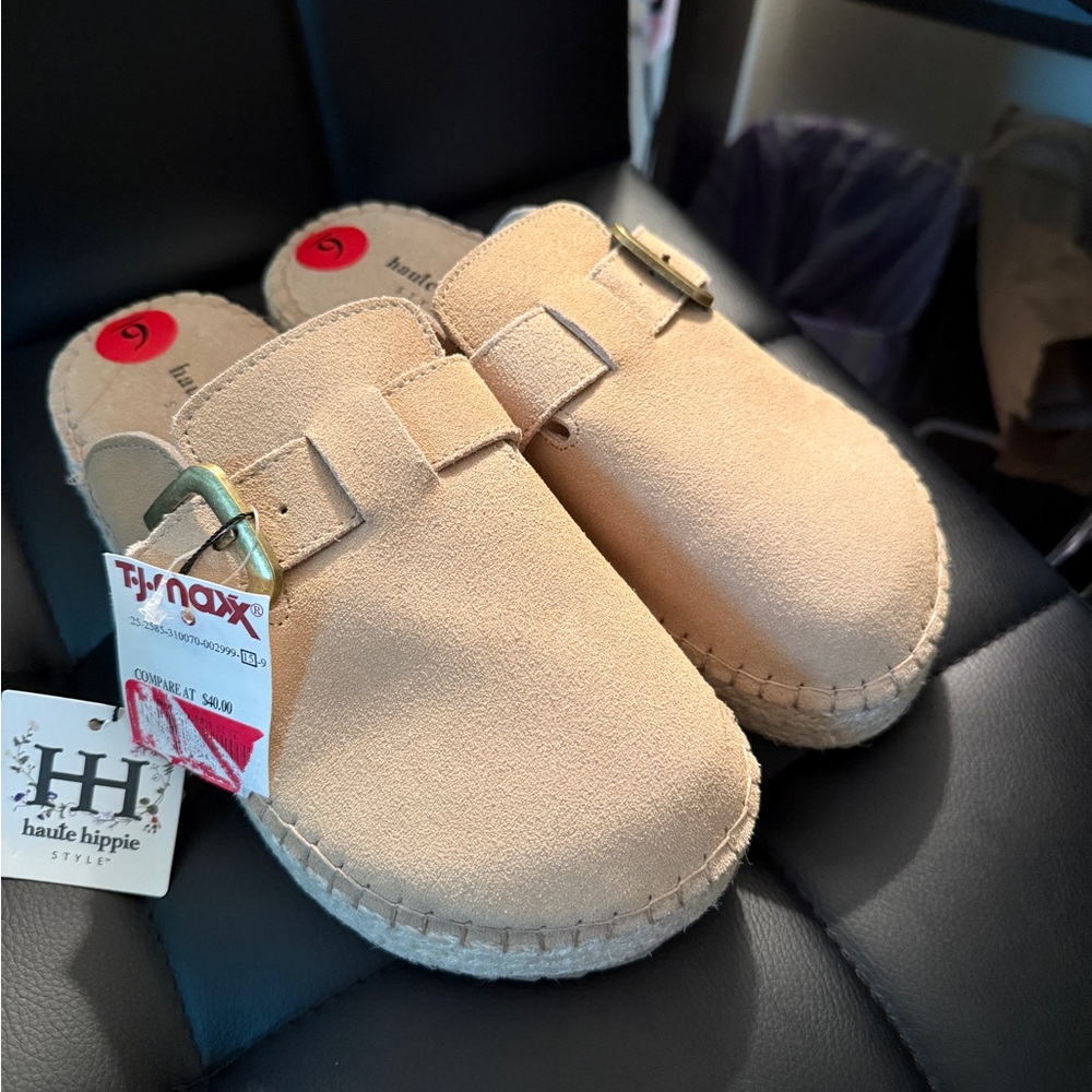 Haute Hippie Women’s Beige Suede Slippers